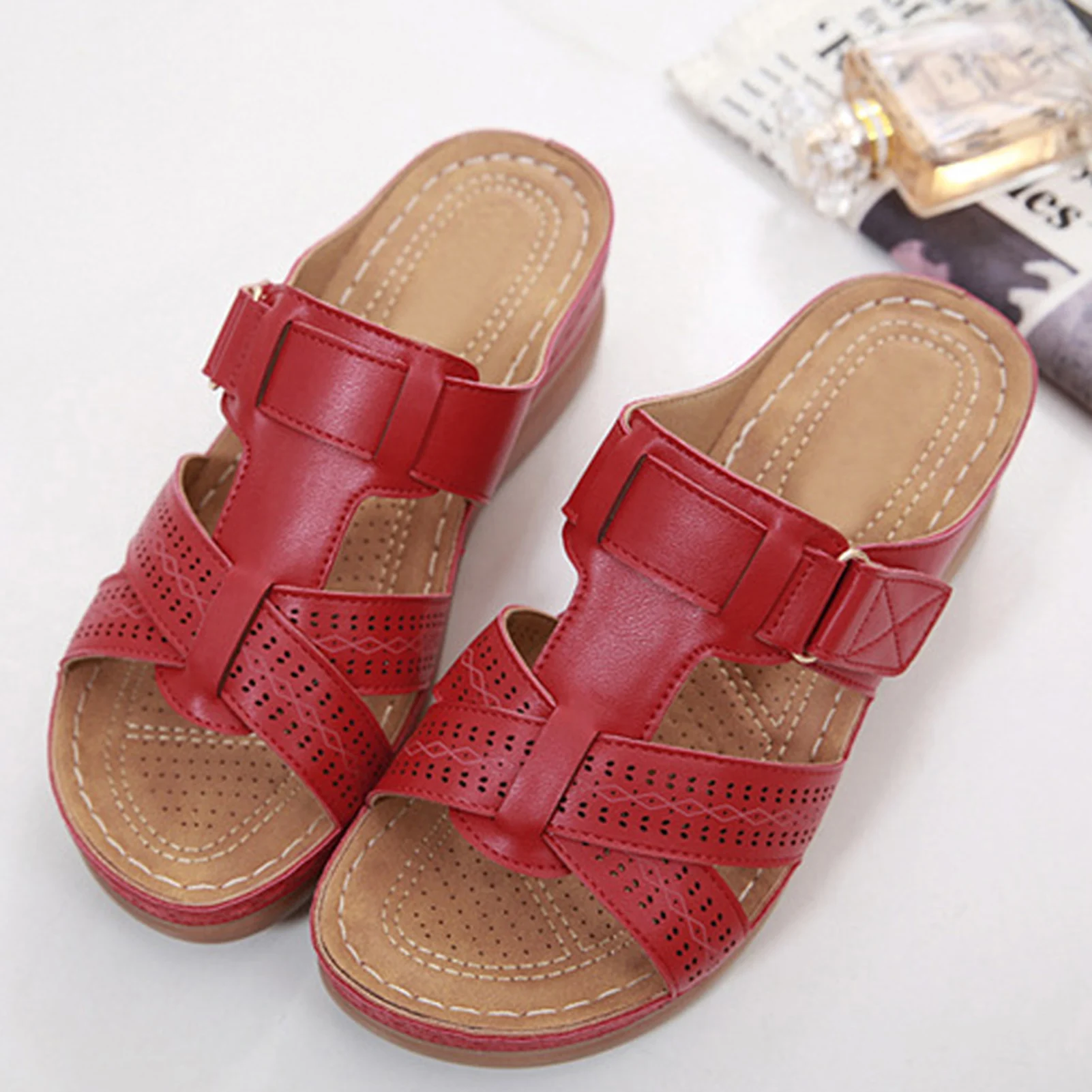 Women's Orthopedic Open Toe Sandals Anti-slip Breathable Solid Color Flats Clip Toe Sandals Suitable for Indoor Outdoor