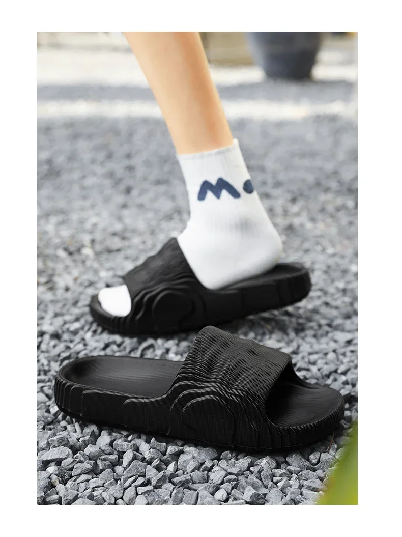 New Summer Sneaker Slippers For Women Men Thick Bottom Platform Slides Soft EVA Hollow Unisex Sports Sandals Casual Beach Shoes