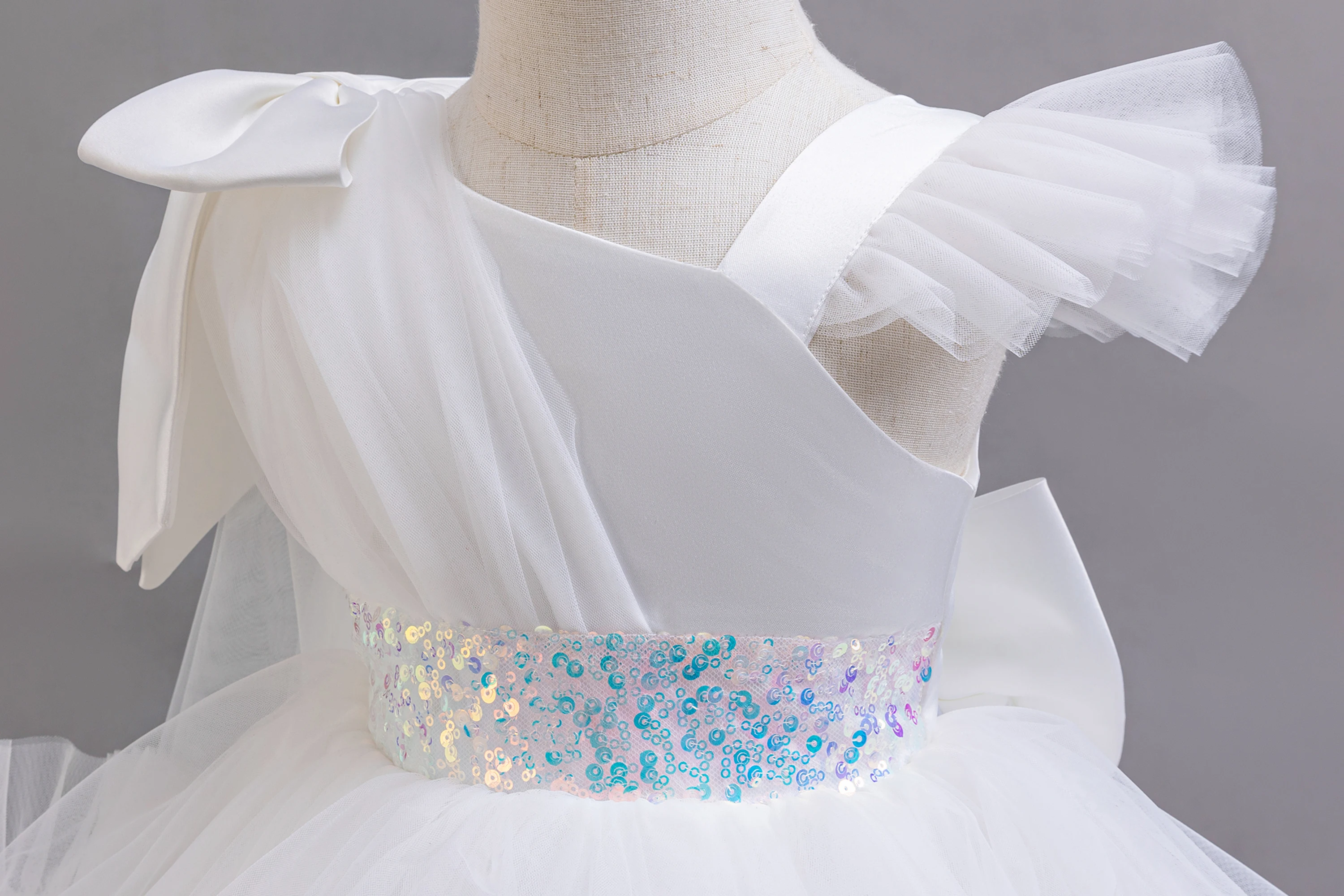 Kids' Lace Formal Dresses | Long Sleeve Ball Gown for Girls | Perfect for Christmas, Pageants & Gala Events
