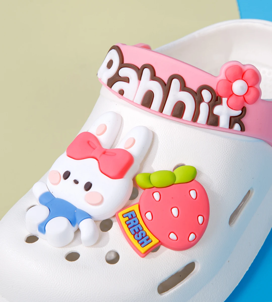 Children’s Garden Shoes Sandals Lightweight Anti-slip Hollow For Girls & Boys Cartoon Slip On Closed Toe Clogs Kids‘ Slippers