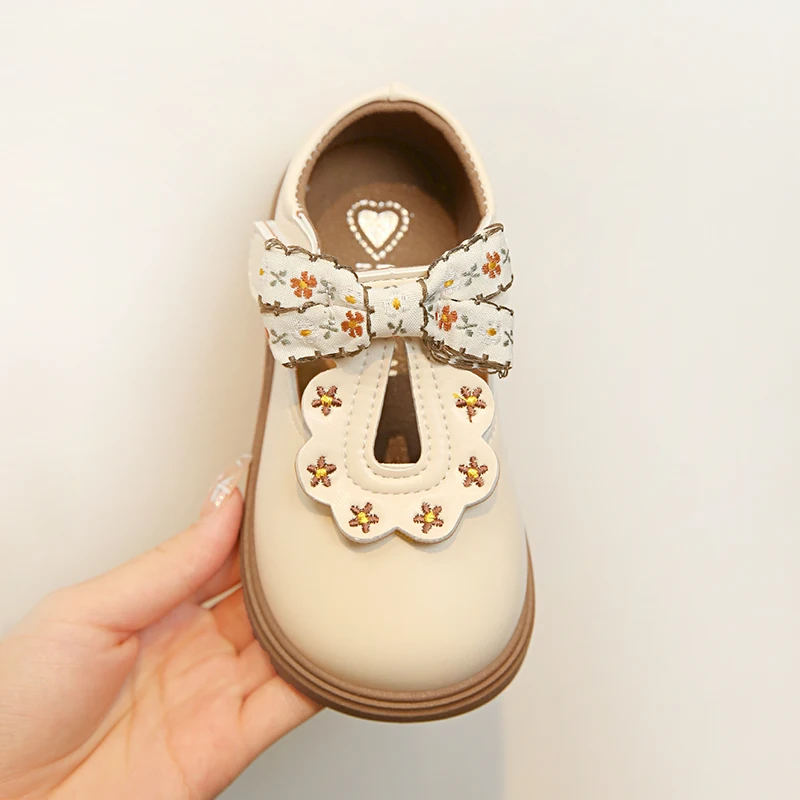 Cute Bow Leather Girls Shoes 2026 New T-strap Oxfords Spring Kids Soft Shoes For Girl School Children Princess Dress Shoes