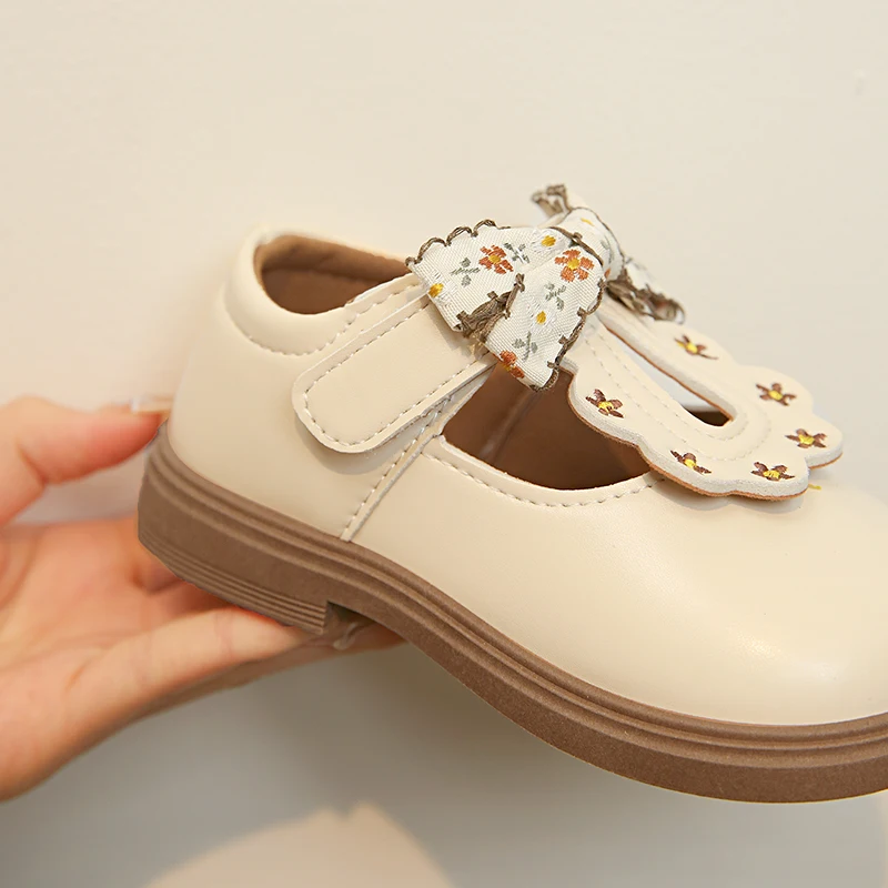Cute Bow Leather Girls Shoes 2026 New T-strap Oxfords Spring Kids Soft Shoes For Girl School Children Princess Dress Shoes