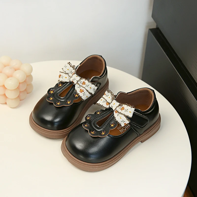 Cute Bow Leather Girls Shoes 2026 New T-strap Oxfords Spring Kids Soft Shoes For Girl School Children Princess Dress Shoes