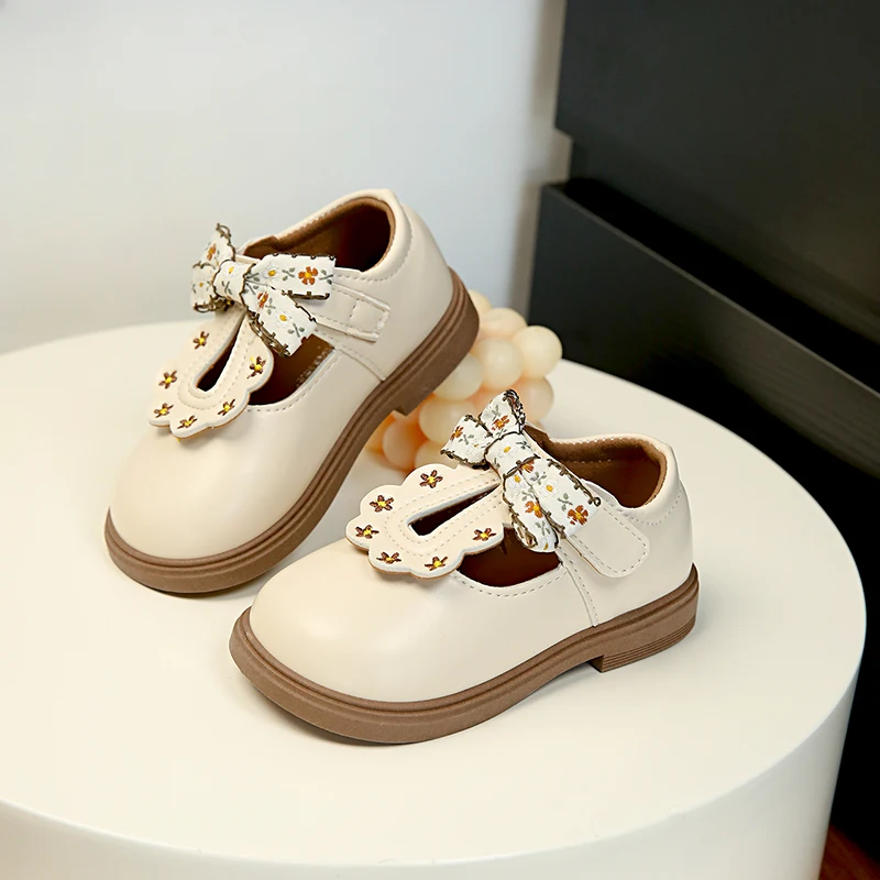 Cute Bow Leather Girls Shoes 2026 New T-strap Oxfords Spring Kids Soft Shoes For Girl School Children Princess Dress Shoes