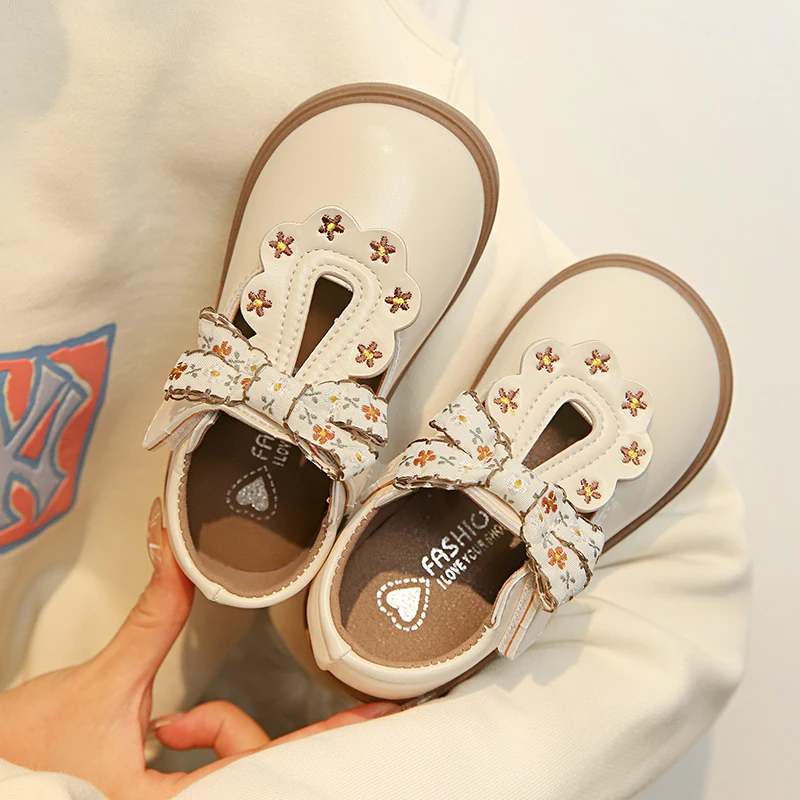 Cute Bow Leather Girls Shoes 2026 New T-strap Oxfords Spring Kids Soft Shoes For Girl School Children Princess Dress Shoes
