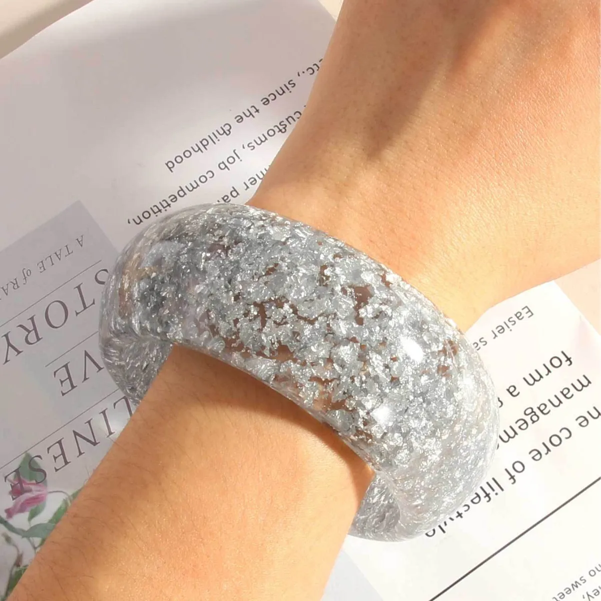 Exaggerated Acrylic Round Chunky Bangle Women Gold Color Glitter Resin Irregular Square Wide Hand Bracelet Trend Jewelry Gift