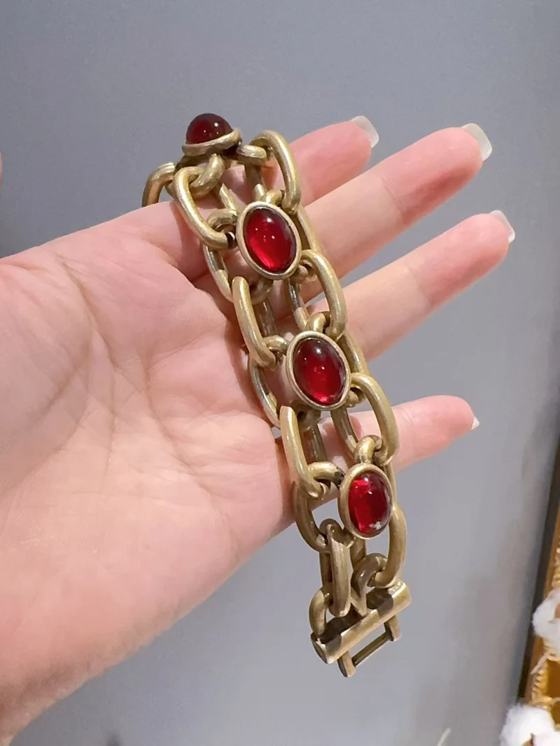 Vintage Oval Red Bracelets For Woman High Quality Gold Color Made Of Natural Stones Charm Girls Wedding Jewelry Bangles Chunky
