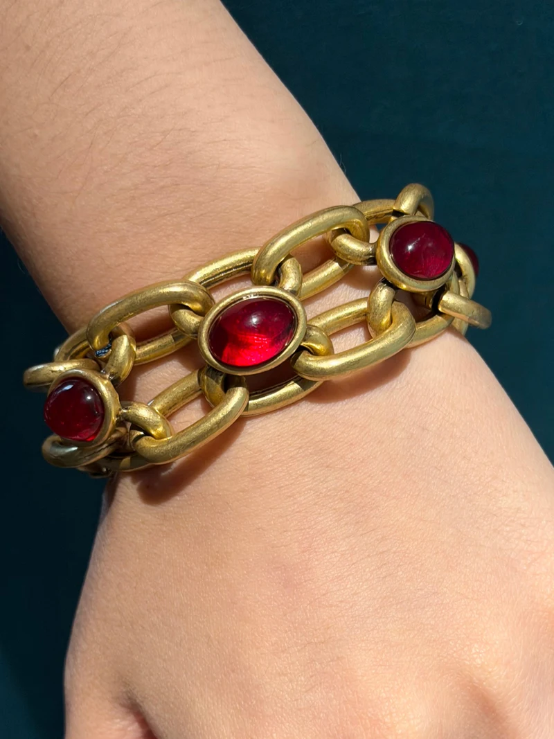 Vintage Oval Red Bracelets For Woman High Quality Gold Color Made Of Natural Stones Charm Girls Wedding Jewelry Bangles Chunky