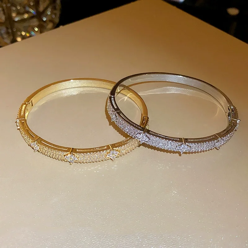 Delicate Four Leaf Flower Inlaid Zircon Bracelet for Women Elegant Fashion Wedding  Jewelry  Gifts