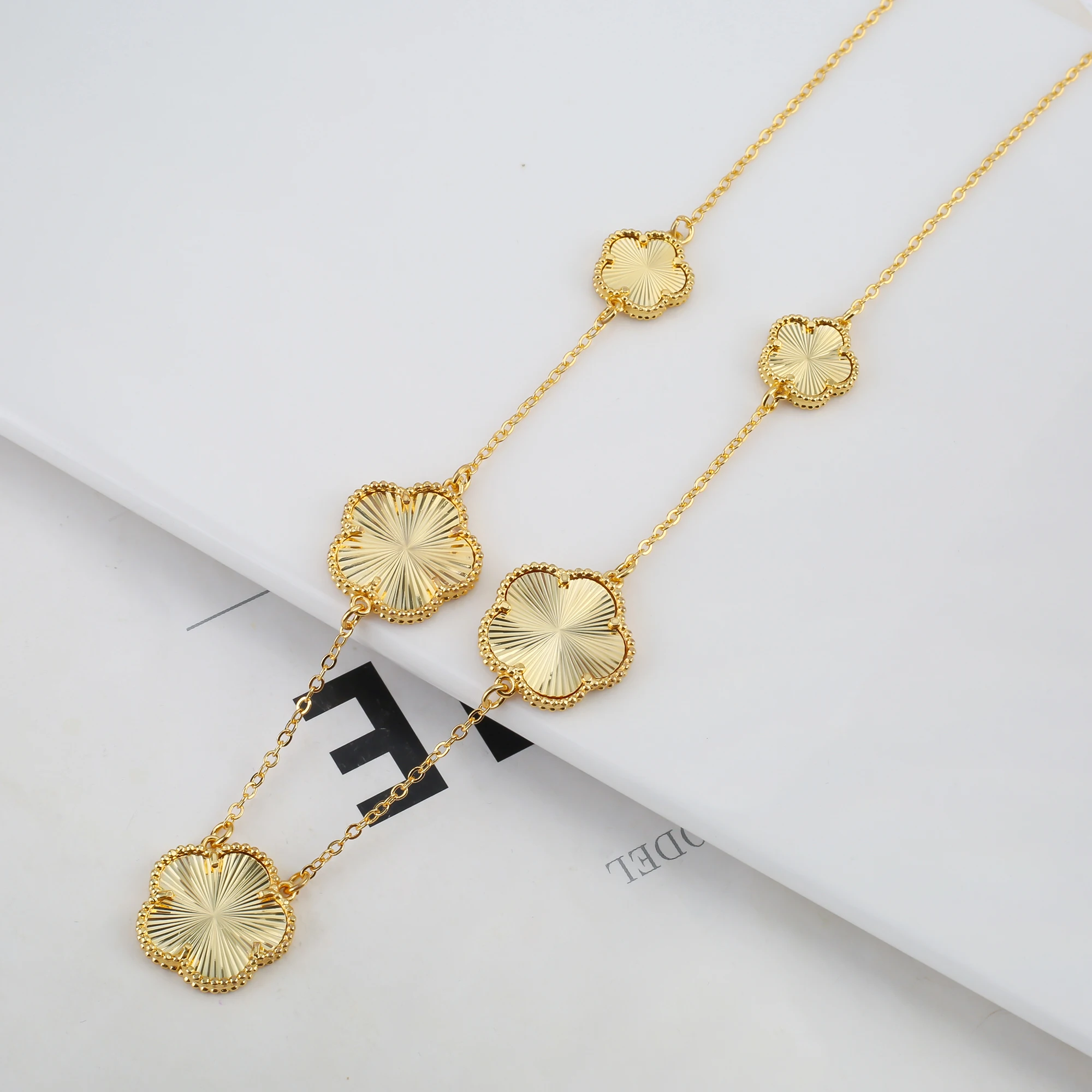 2025 Luxury Hot Selling Shiny Metal New Design Plant Five Leaf Flower Set 15mm Double Sided Women's Gilded Gift Clover