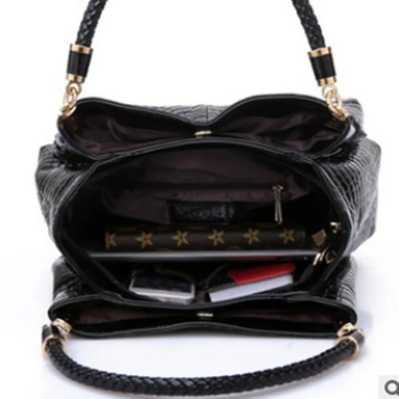 Classic Stone Texture Top-Handle Bag with Crocodile Print Elegant Shoulder Bag for Sophisticated Women in Europe and America