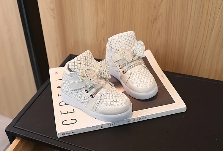 Kid Tennis 2025 Spring And Autumn Children LED Sneakers Boys Glowing Shoes kids Baby Girls Toddler Shoes with Light Up Luminous