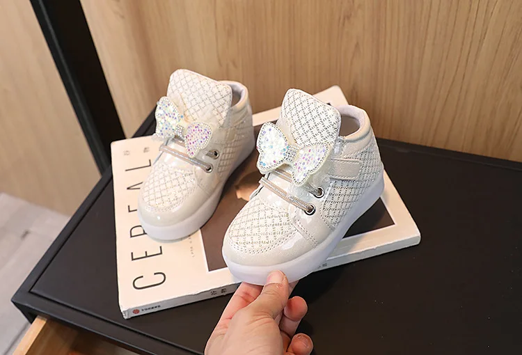Kid Tennis 2025 Spring And Autumn Children LED Sneakers Boys Glowing Shoes kids Baby Girls Toddler Shoes with Light Up Luminous