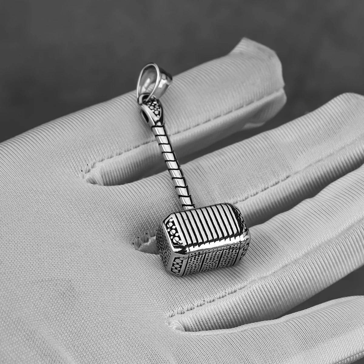 Stainless Steel Viking Thor Hammer Mjölnir Pendant Necklace Nordic Mythology Amulet for Men Women Halloween Party Gift