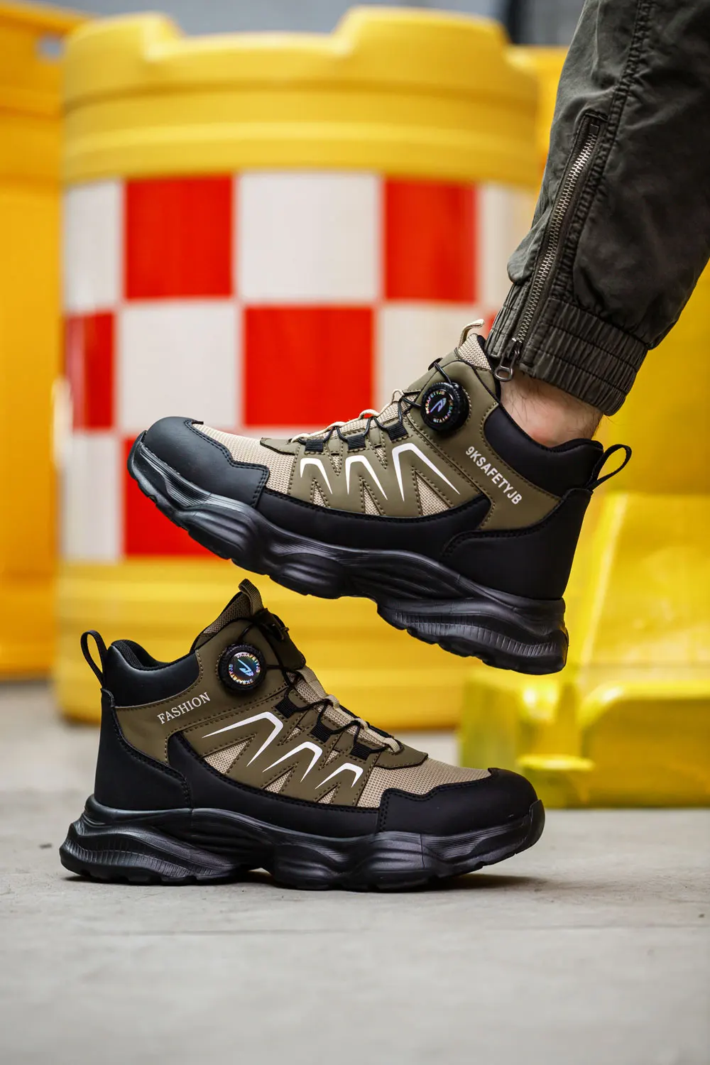 Men's New High-Top Knob Buckle Lightweight Breathable Anti-Smash Steel Head Anti-Stabbing Safety Protection Work Shoes