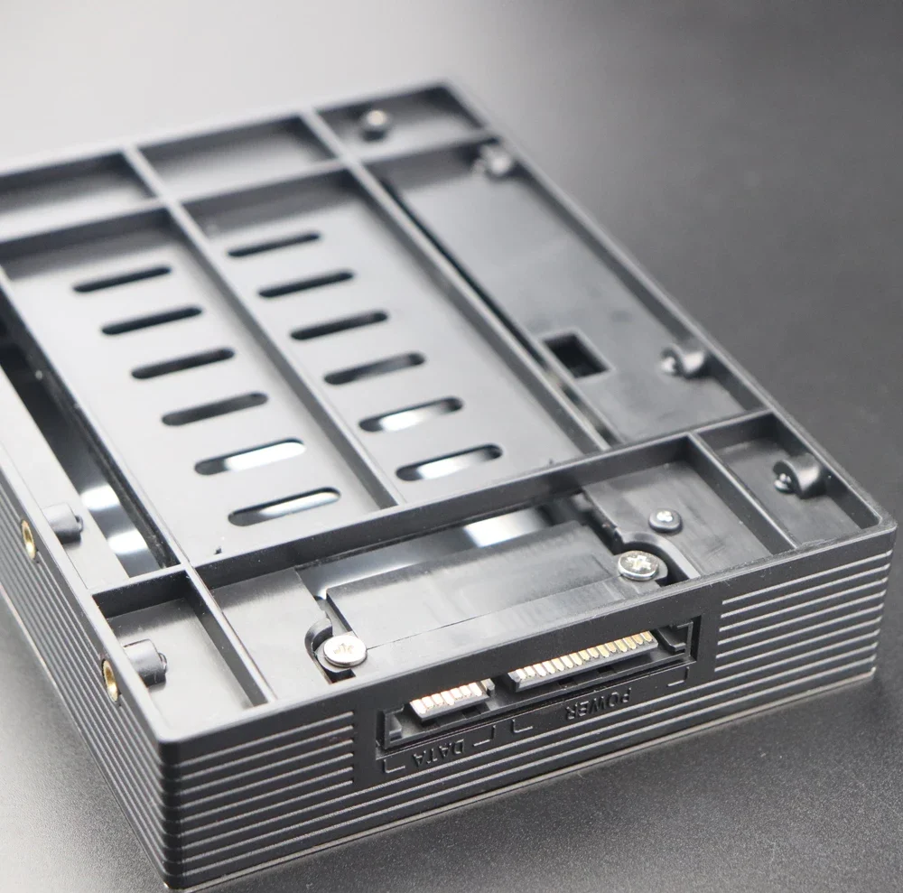 2.5 Inch To 3.5 Inch Internal Floppy Bay SATA III 6Gbps Tray-LESS Mobile Rack for 2.5" HDD SSD Hard Drive Backplane Enclosure