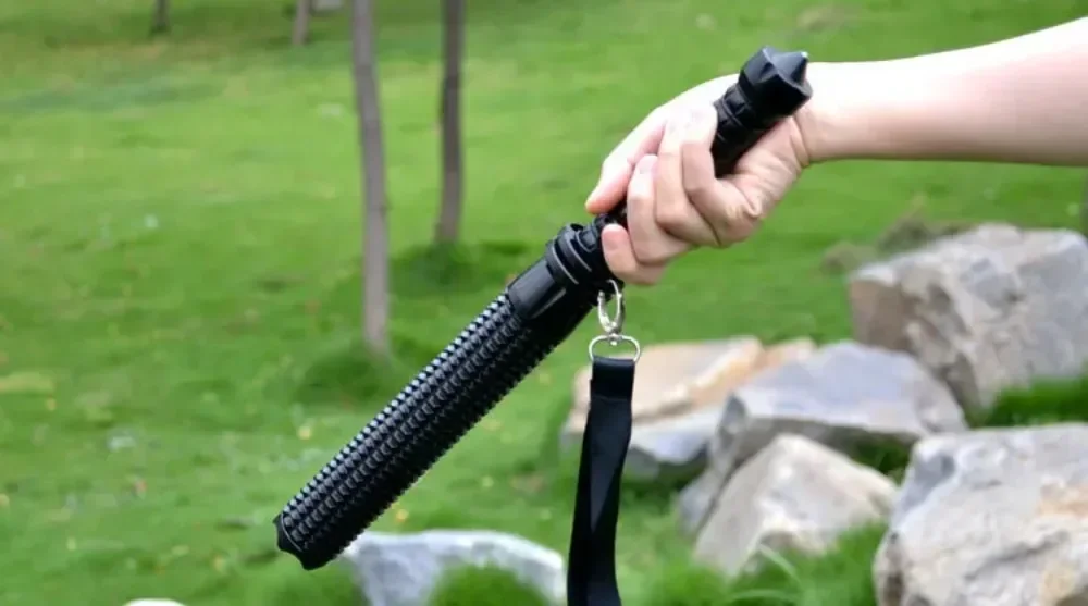 KDULIT Wolf Tooth Stick Flashlight Strong Light Charging Outdoor Super Bright Multi Functional Telescopic Self Defense Window