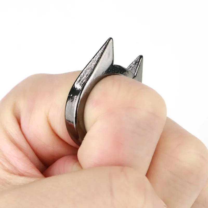 Adults Outdoor Survival Self-Defense Rings Broken Window Cat's Ear Safety Finger Rings Metal Defense Ring Self Defense Supplies