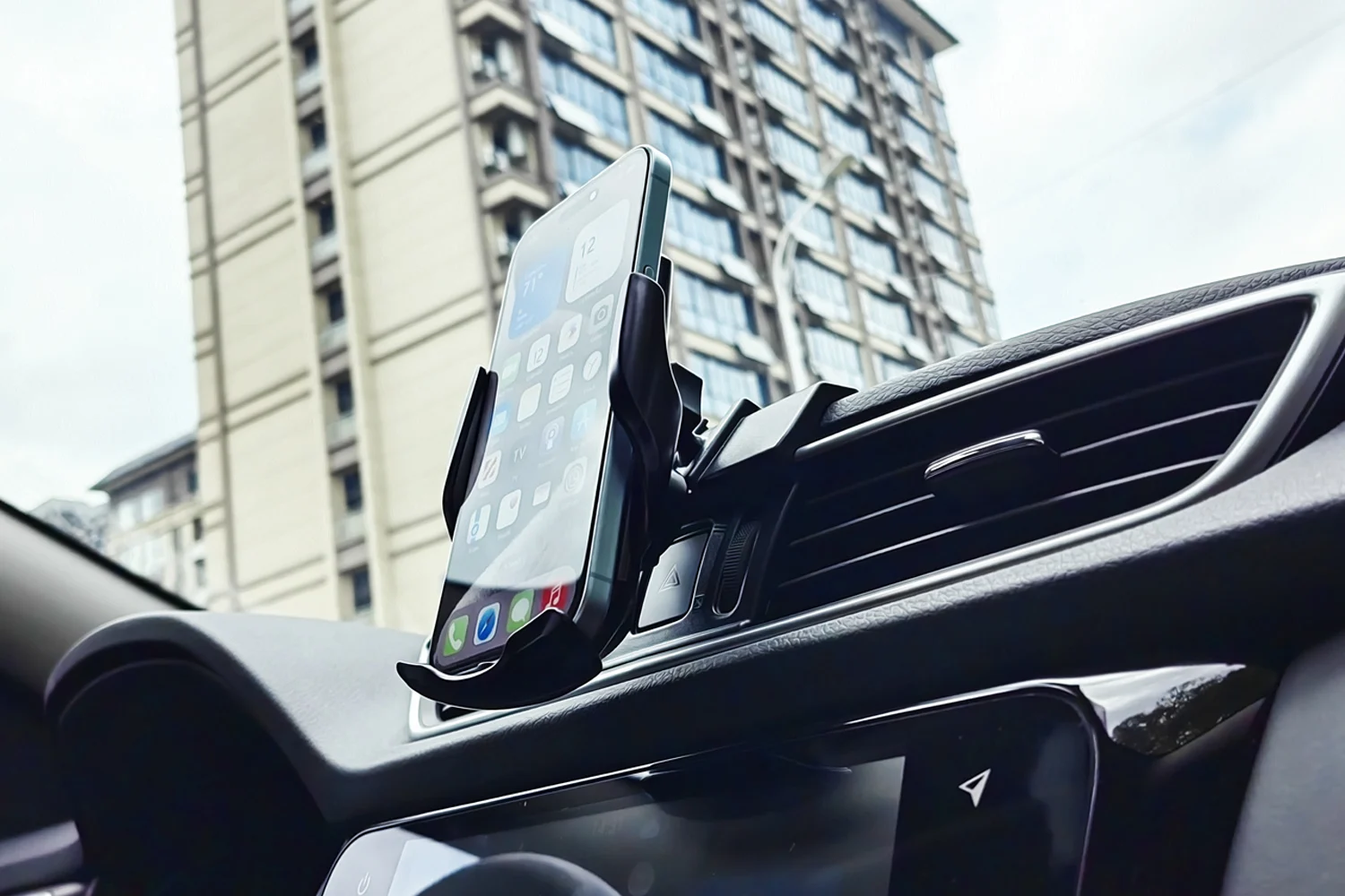 Car Phone Holder For Nissan Qashqai j10 2013 2012 2011 2010 2009 2008 Fixed Bracket Base Special Wireless Charging Phone Mounts