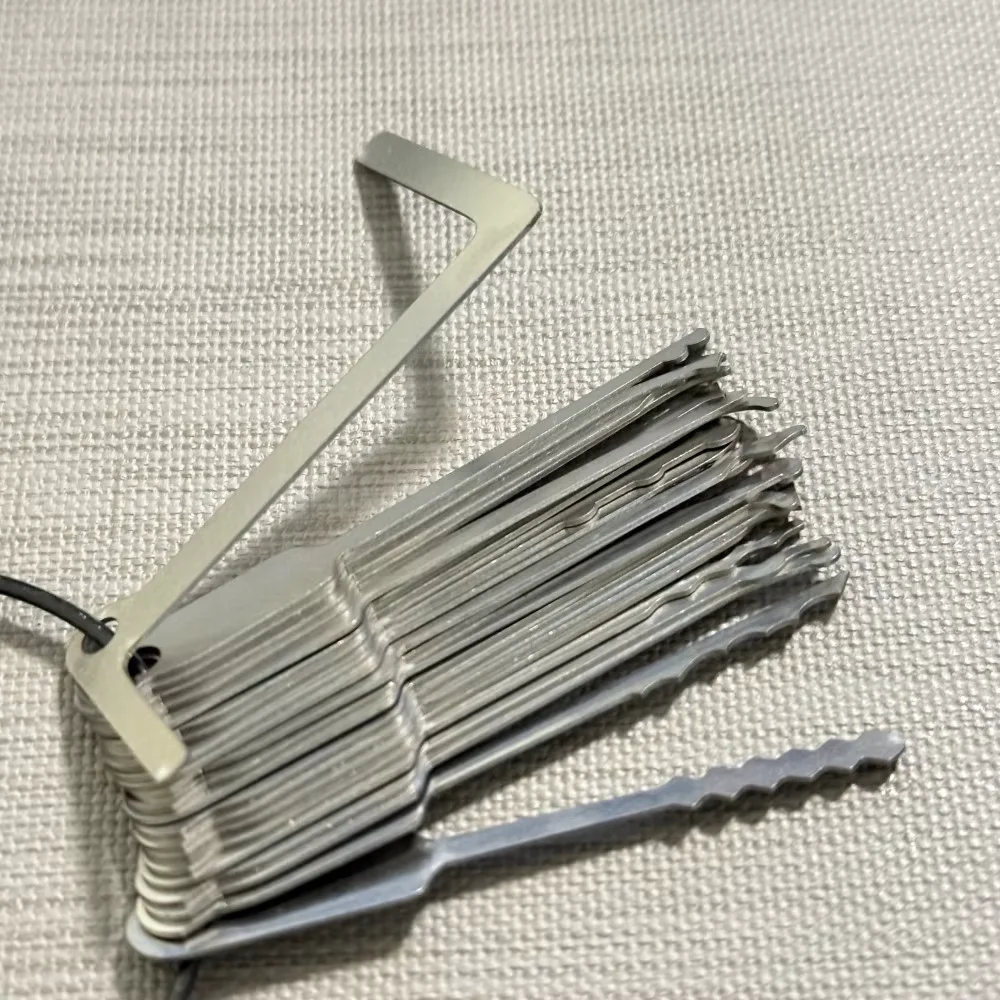 22 in 1 Universal Lock Key Set For PadLock Repairing Tools Locksmith Training Tools