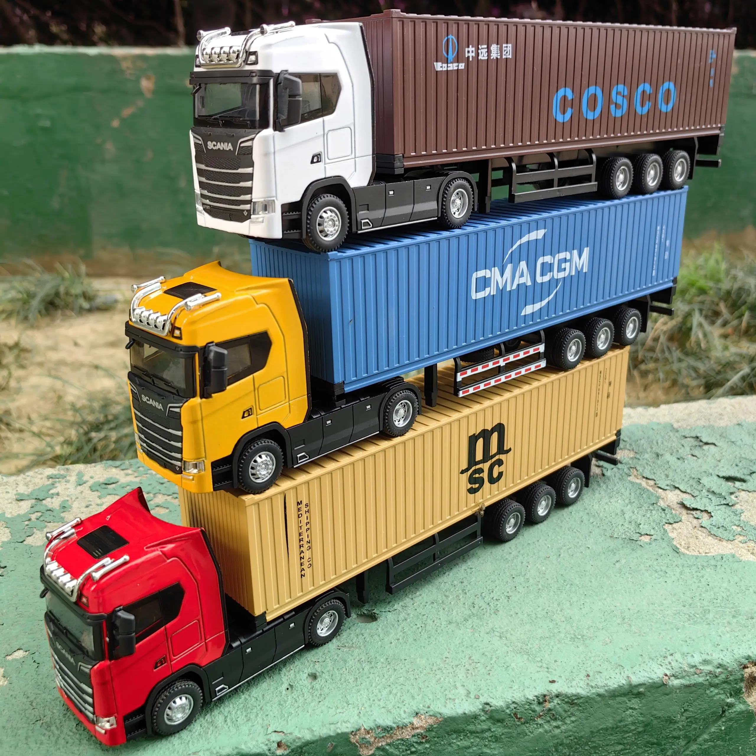 1/50 Simulation Large Truck Toy Car Model Alloy Diecast Transport Container Vehicle Car For Boy Gifts with Sound Light Pull Back