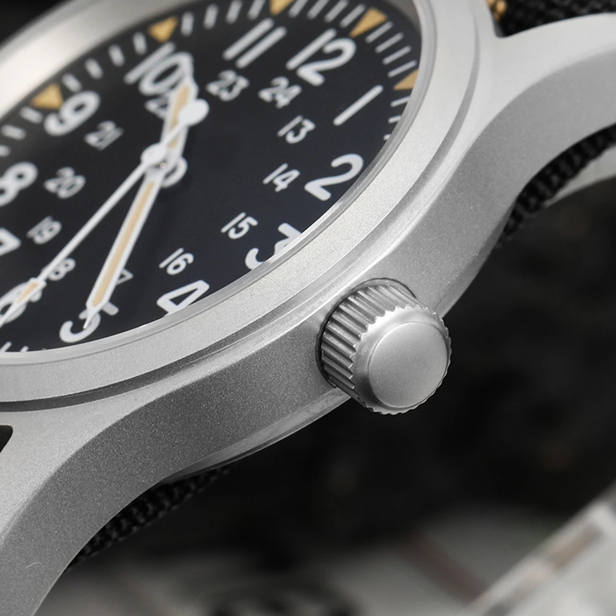 Militado Ml05 Vintage Field Watch VH31 Sweep Second Quartz Movement Sapphire Crystal High Clear AR Coating Luminous 38Mm Watches