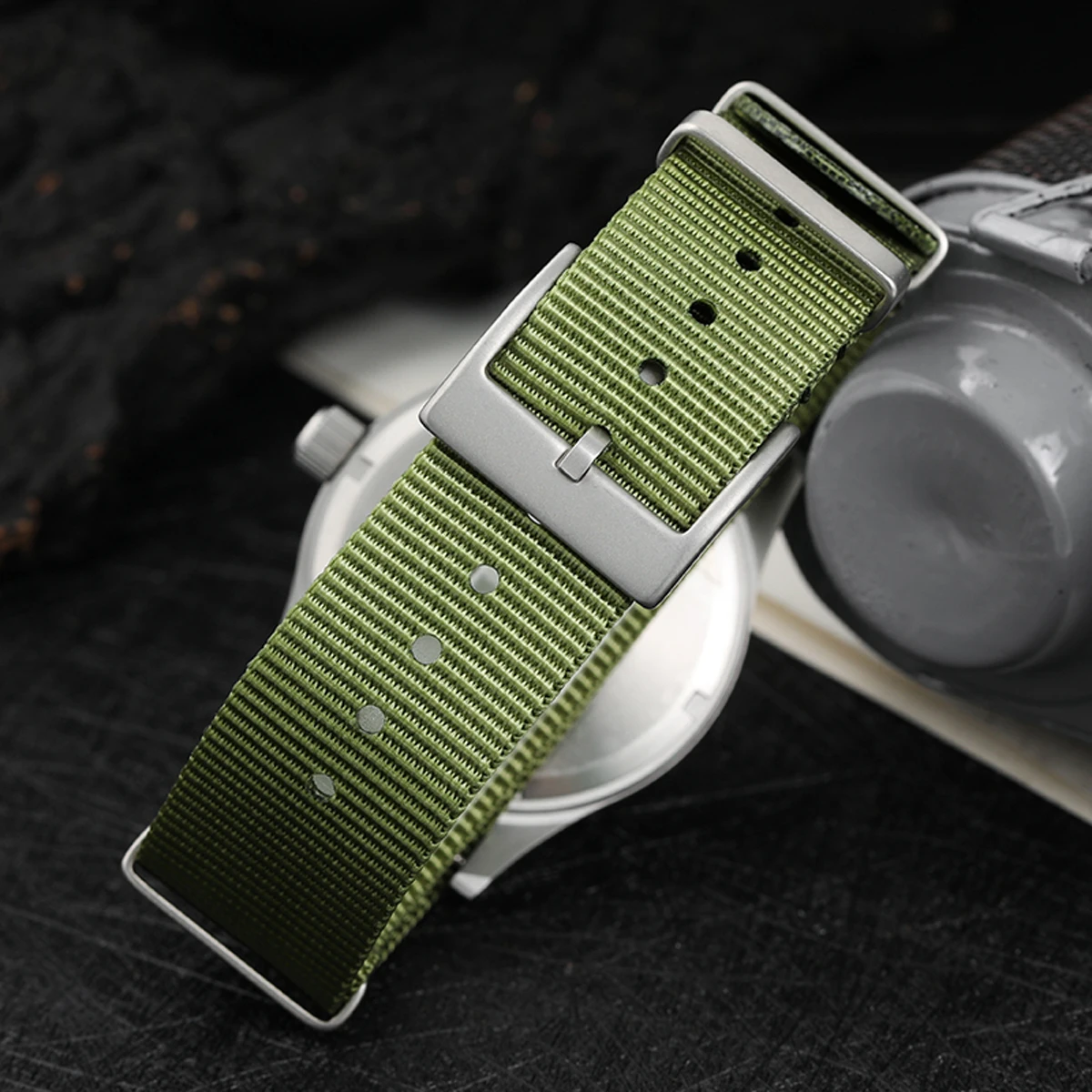 Militado Ml05 Vintage Field Watch VH31 Sweep Second Quartz Movement Sapphire Crystal High Clear AR Coating Luminous 38Mm Watches