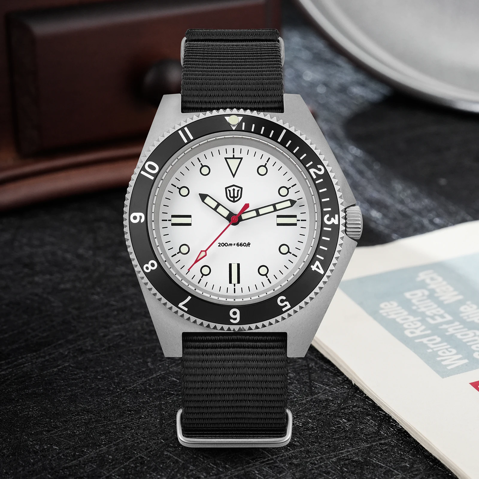 Watchdives WD1972 Quartz Watch VH31 Sweep Seconds Movement Sapphire Crystal BGW9 Luminous 20Bar Waterproof Wristwatch