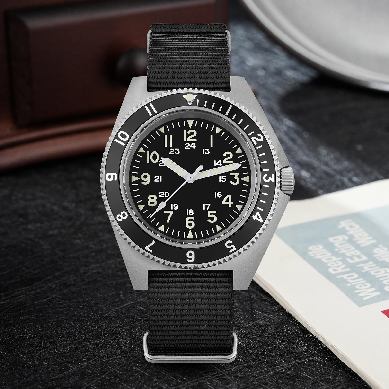 Watchdives WD1972 Quartz Watch VH31 Sweep Seconds Movement Sapphire Crystal BGW9 Luminous 20Bar Waterproof Wristwatch