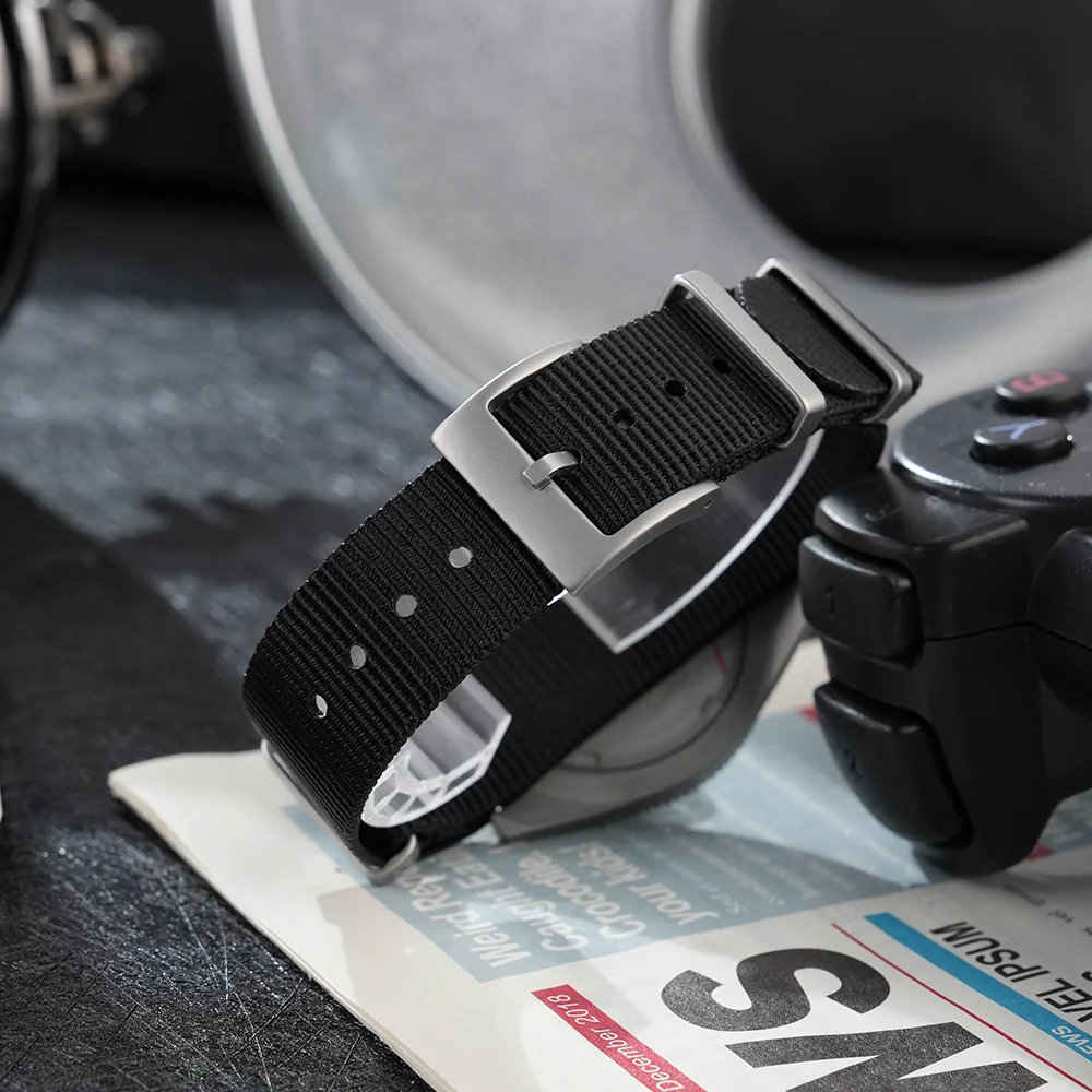 Watchdives WD1972 Quartz Watch VH31 Sweep Seconds Movement Sapphire Crystal BGW9 Luminous 20Bar Waterproof Wristwatch