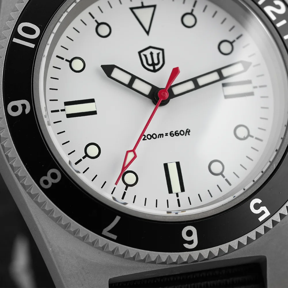 Watchdives WD1972 Quartz Watch VH31 Sweep Seconds Movement Sapphire Crystal BGW9 Luminous 20Bar Waterproof Wristwatch