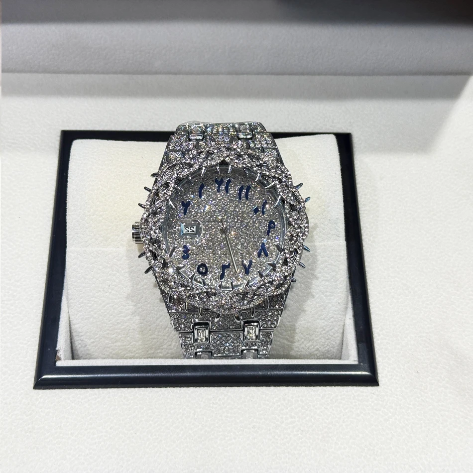 Luxury Full Diamond Men's Quartz Watch Thorn Bracelet Hip Hop Style Date Display with Luminous Function Men Business Wristwatch