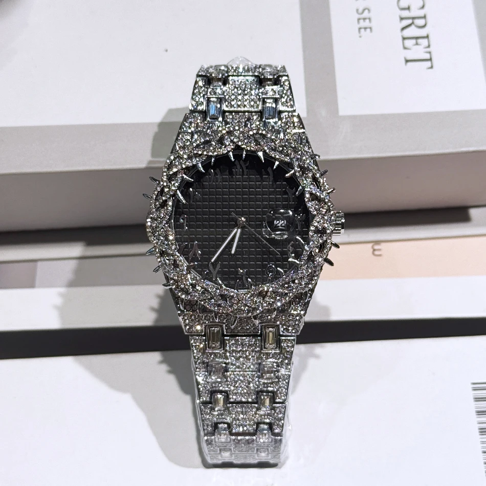 Luxury Full Diamond Men's Quartz Watch Thorn Bracelet Hip Hop Style Date Display with Luminous Function Men Business Wristwatch
