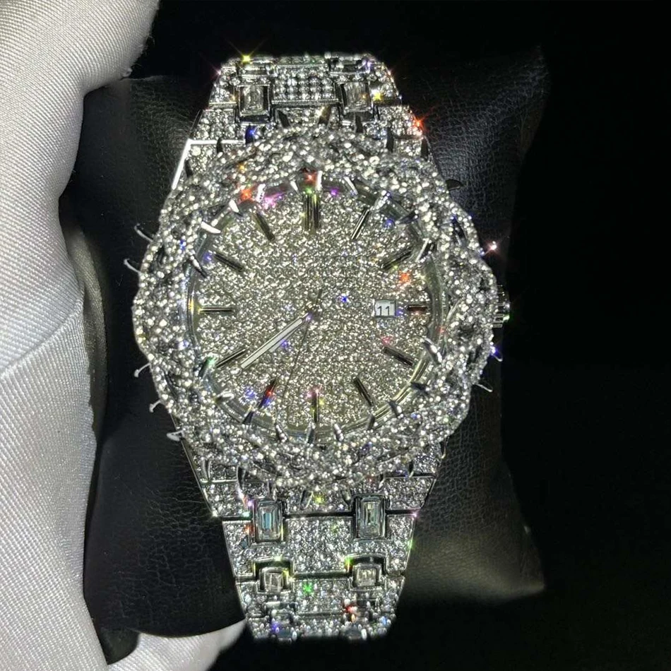 Luxury Full Diamond Men's Quartz Watch Thorn Bracelet Hip Hop Style Date Display with Luminous Function Men Business Wristwatch