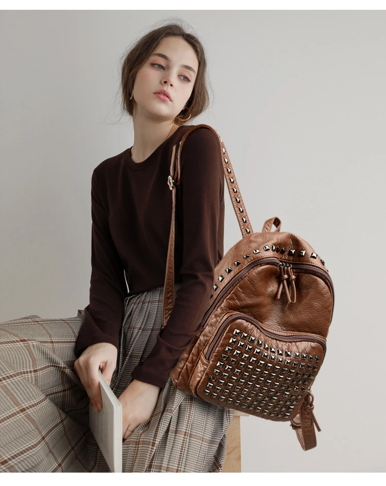 2025 New Super Cool Rivets Soft PU Fashion Backpacks Solid Zipper Large Capacity High Quality Designer Style Backpacks for Women