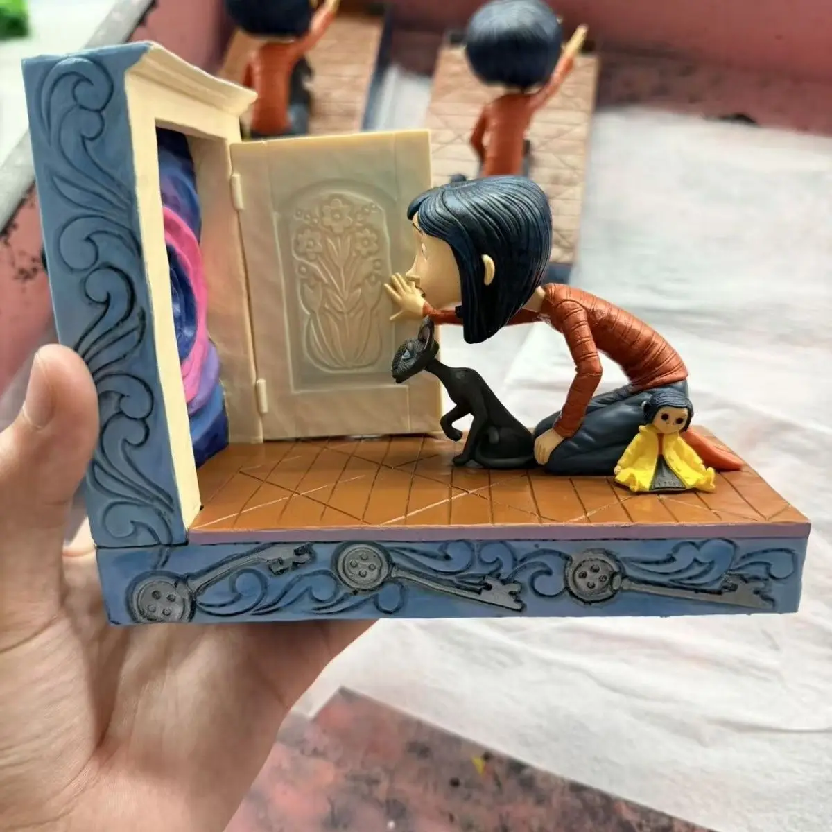 Coraline Action Figure 7 Inch Movie Version Yellow Raincoat Collectible Pvc Model Decor For Collection Enthusiasts Ideal Gift