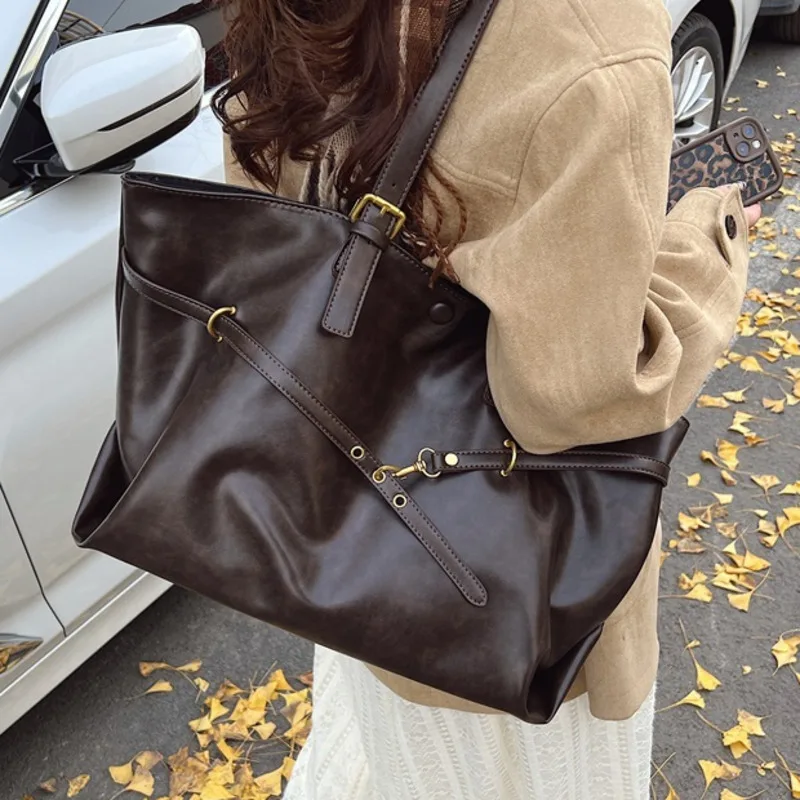 Brown Large Capacity Vintage Tote Bag Metal Buckle Decor Casual Shoulder Bags Versatile Commuter Handbag Women's Elagant Bag