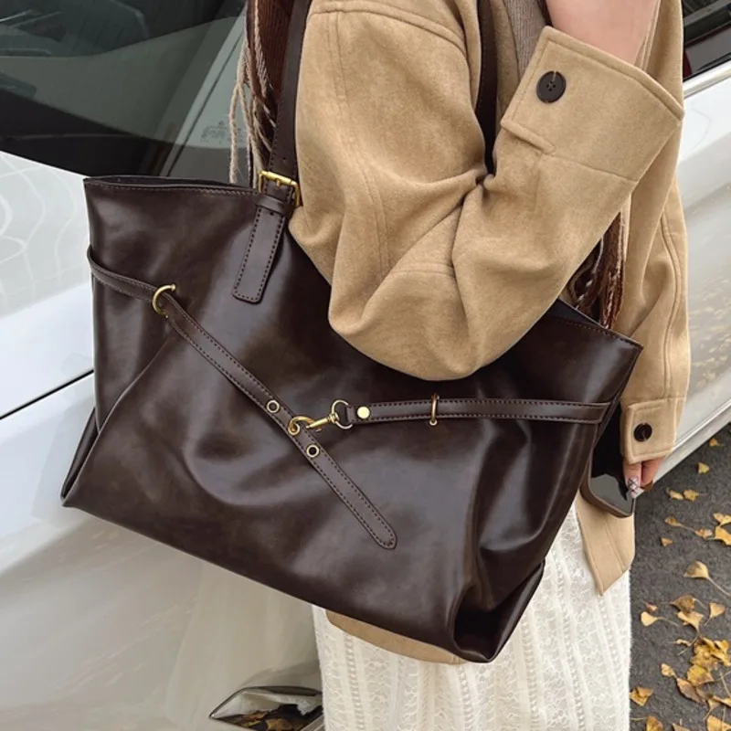 Brown Large Capacity Vintage Tote Bag Metal Buckle Decor Casual Shoulder Bags Versatile Commuter Handbag Women's Elagant Bag
