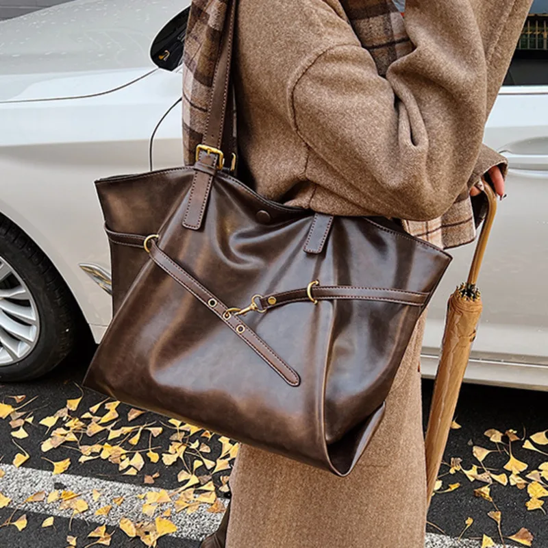 Brown Large Capacity Vintage Tote Bag Metal Buckle Decor Casual Shoulder Bags Versatile Commuter Handbag Women's Elagant Bag