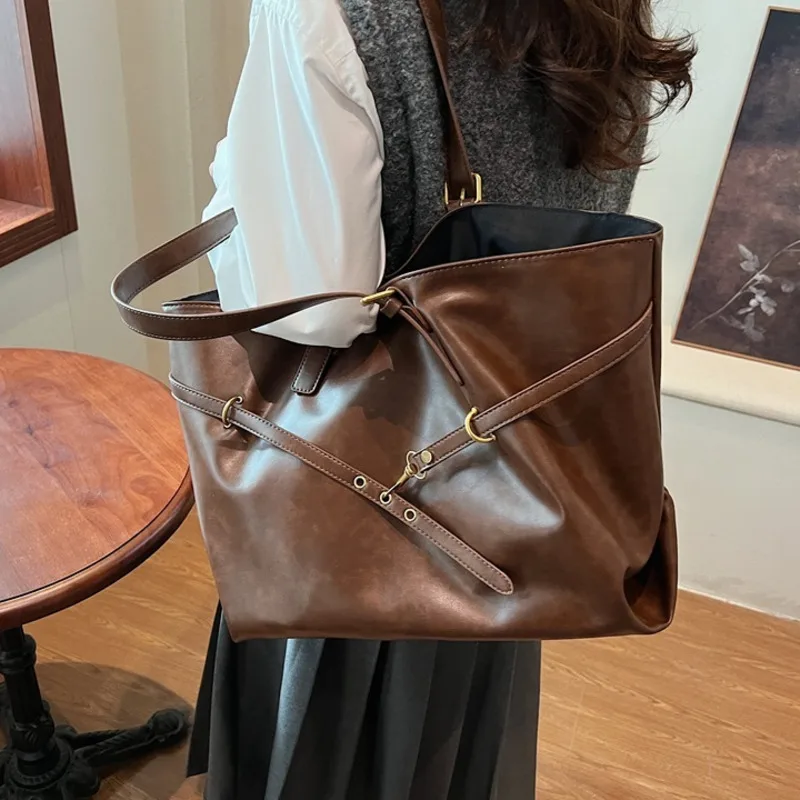 Brown Large Capacity Vintage Tote Bag Metal Buckle Decor Casual Shoulder Bags Versatile Commuter Handbag Women's Elagant Bag