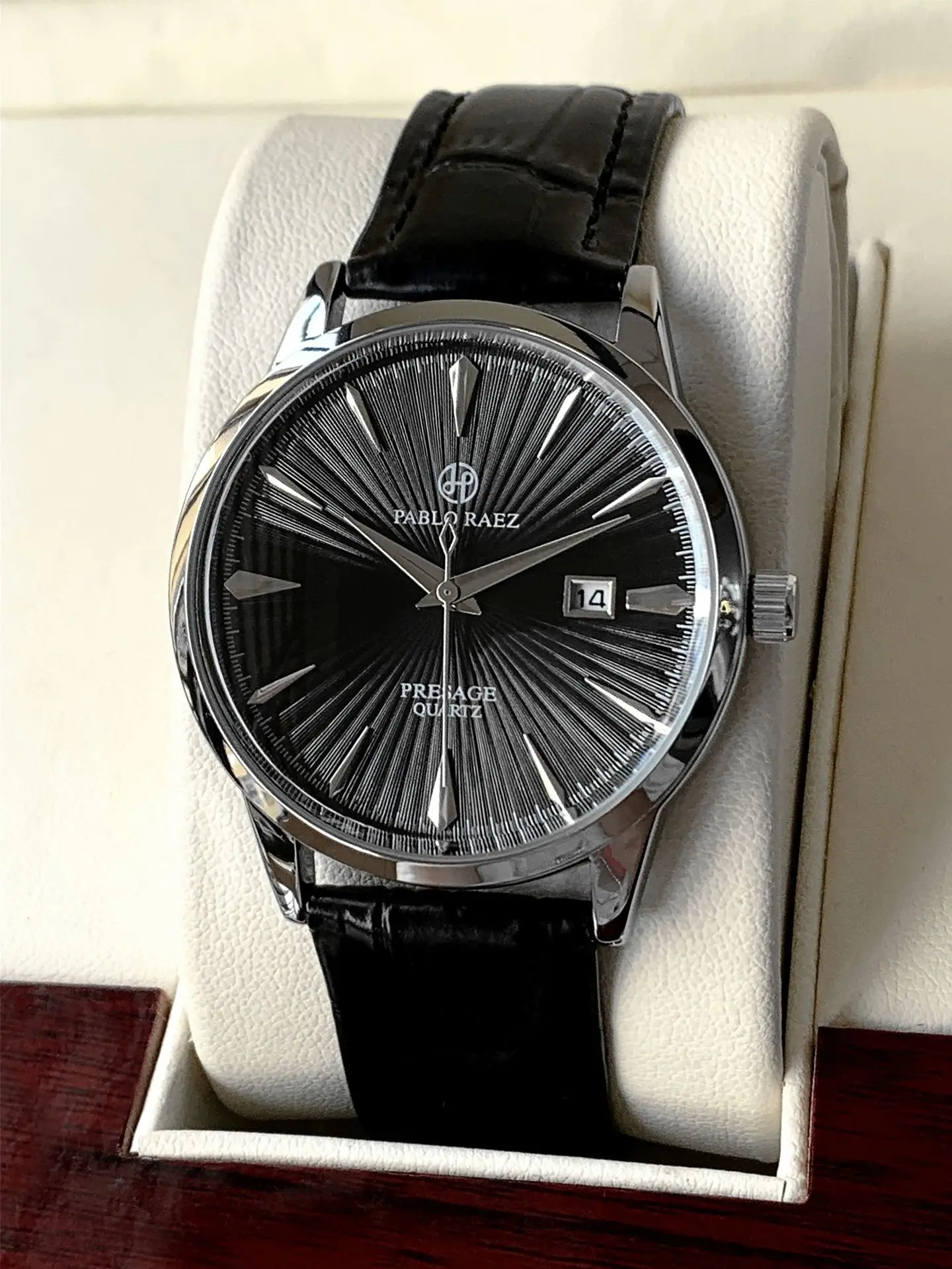 Men's Watch Brand Business Watches Waterproof Calendar Leather Strap Male Quartz Wristwatches (Comes with Box and Spare Battery)