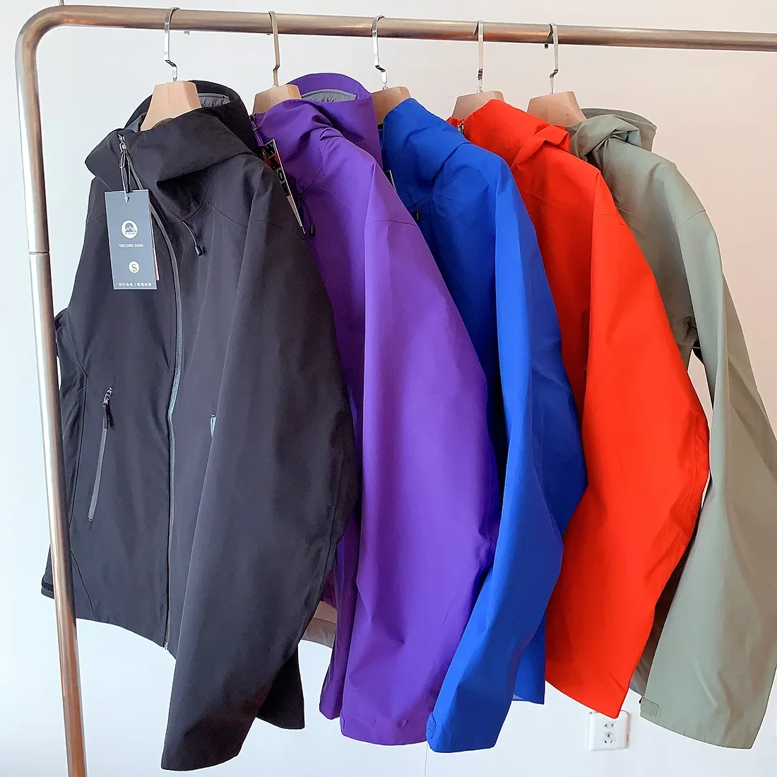 Outdoor Fashion Horseback Riding Mountain Climbing Fishing Leisure Travel Waterproof and Windproof Camping Men's Down Jacket