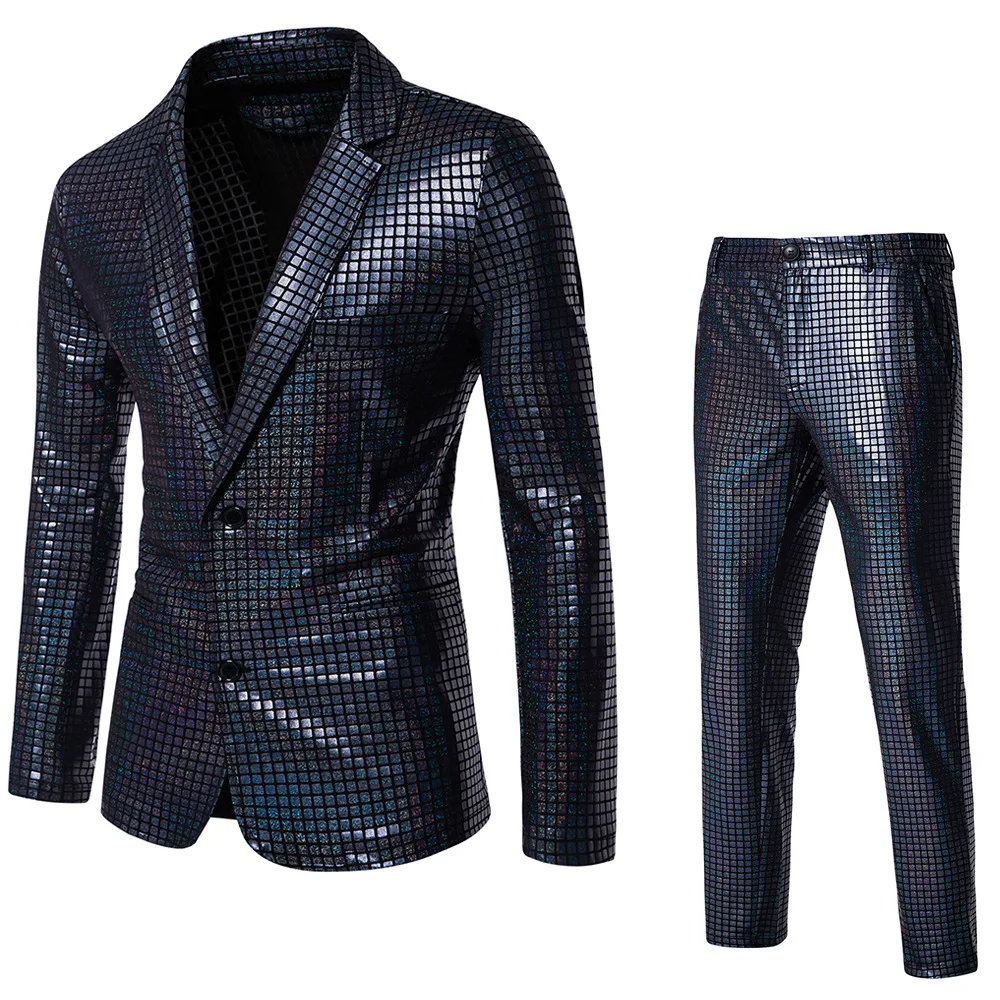 Rainbow striped men's two-piece suitwith a unique and eye-catching style,perfect for fashion shows anda must-have for trendy men