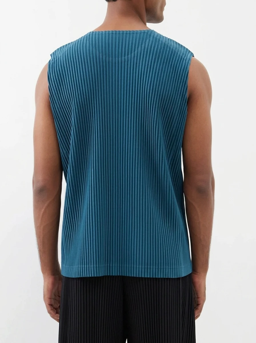 Miyake Pleated Men Sleeveless Vest Round Neck Loose Fit Casual Tank Top Japanese Minimalist Daily Wear