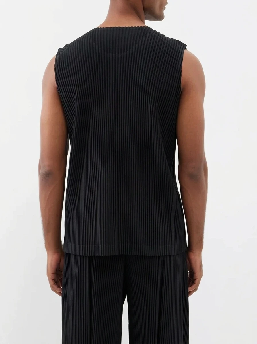 Miyake Pleated Men Sleeveless Vest Round Neck Loose Fit Casual Tank Top Japanese Minimalist Daily Wear