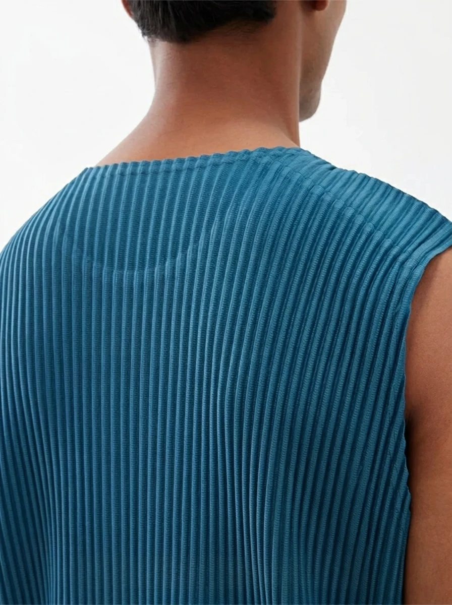 Miyake Pleated Men Sleeveless Vest Round Neck Loose Fit Casual Tank Top Japanese Minimalist Daily Wear