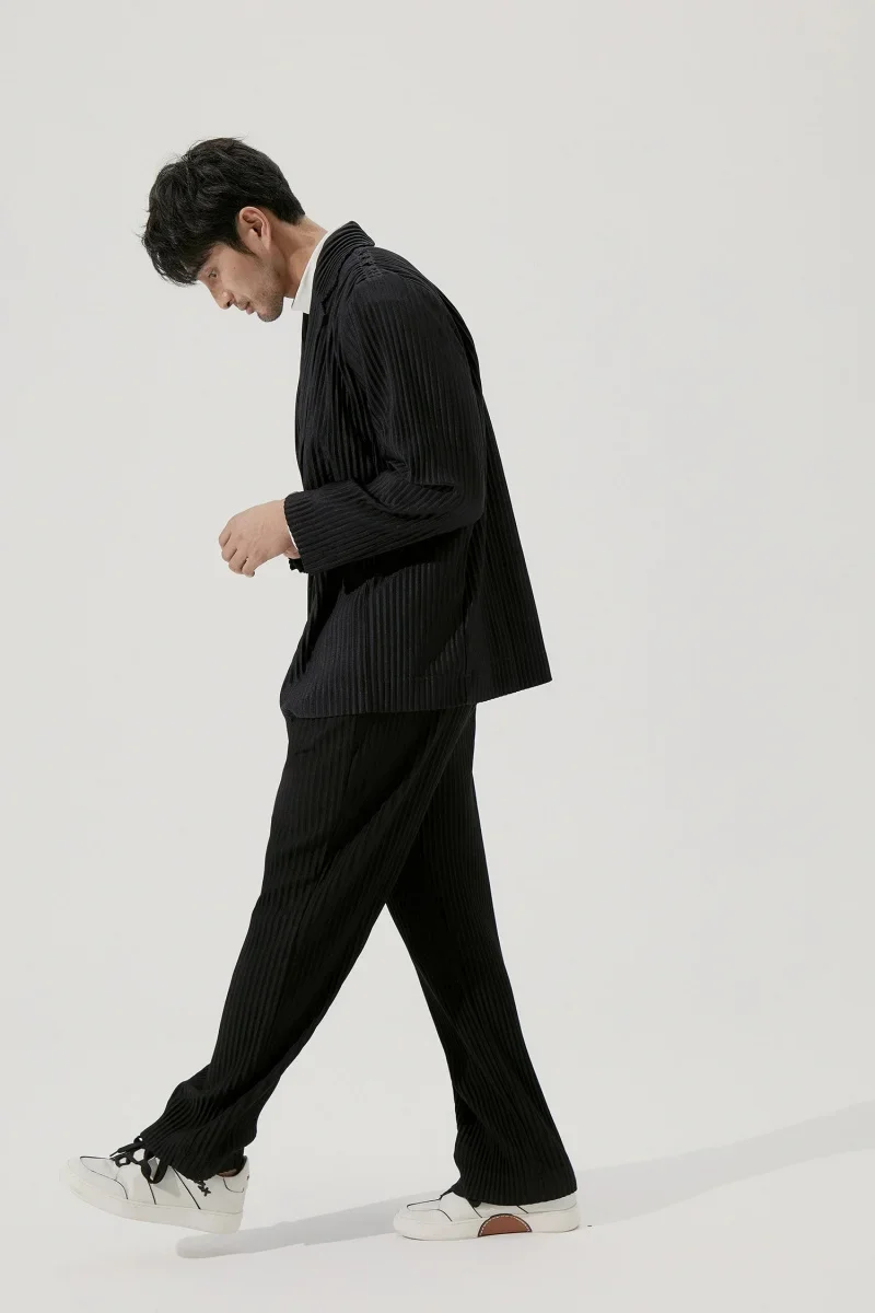 Men's Miyake Pleated Style Blazer Jacket Japanese Casual Stretch Slim Fit Business Office Fashion Luxury Wrinkle Resistant Coat