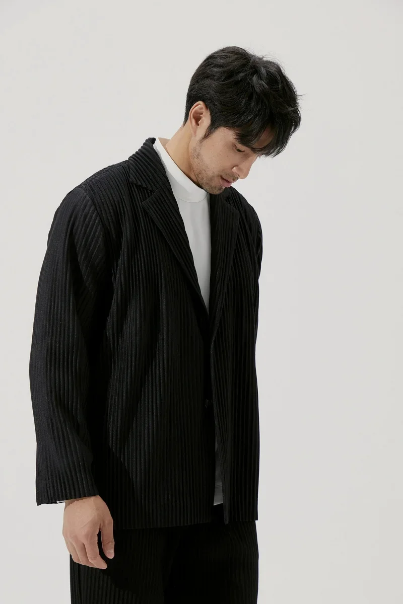 Men's Miyake Pleated Style Blazer Jacket Japanese Casual Stretch Slim Fit Business Office Fashion Luxury Wrinkle Resistant Coat