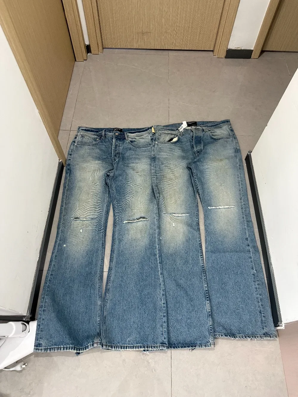 ER/D 25SS Washed old knife cut damaged mud dyed slightly loose jeans