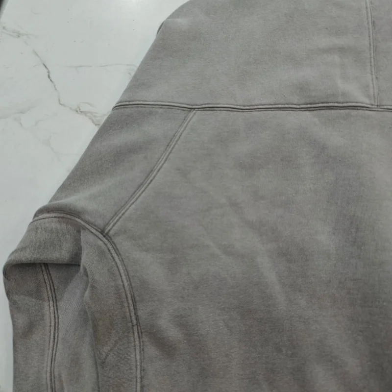 Vintage American Style Distressed Fleece Sweatshirt Men Winter Thick Loose Casual Hooded Pullover with Retro Design